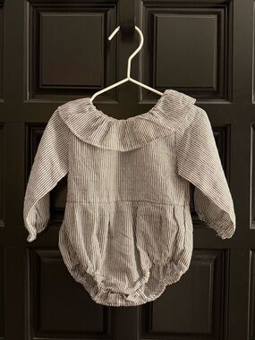 Infant 6-9m blue pinstripe romper